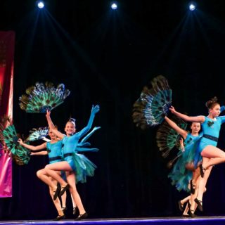 Zespół taneczny Trik podczas występu w X Podkarpackim Przeglądzie Dziecięcych i Młodzieżowych Zespołów Tanecznych „Złoty Gryf” w Dębicy